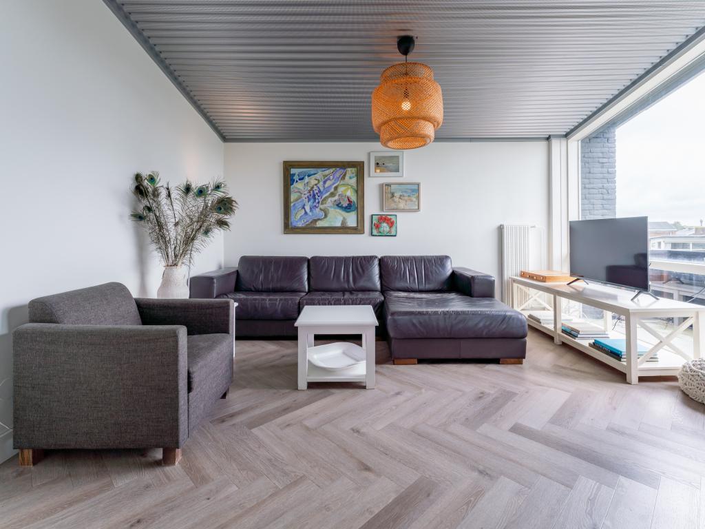 Beachhouse II image 4