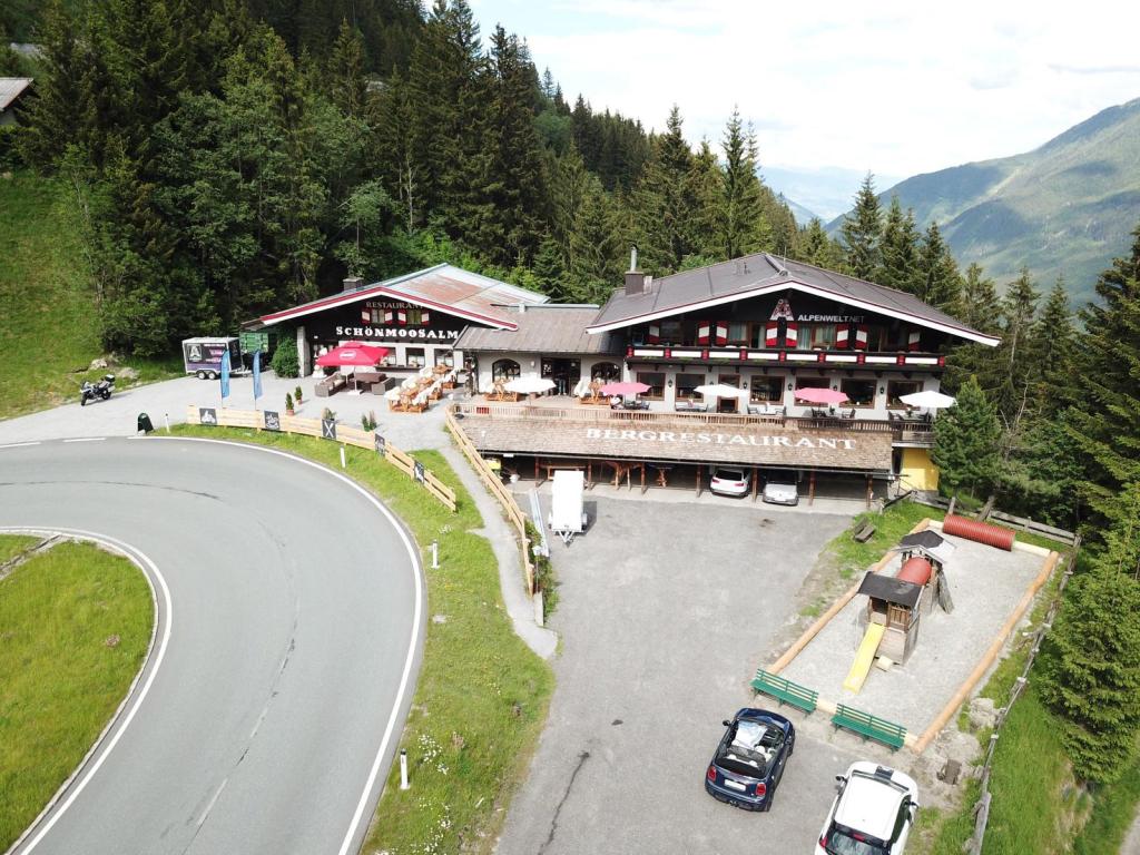 Schönmoos Alpine Lodge L image 5