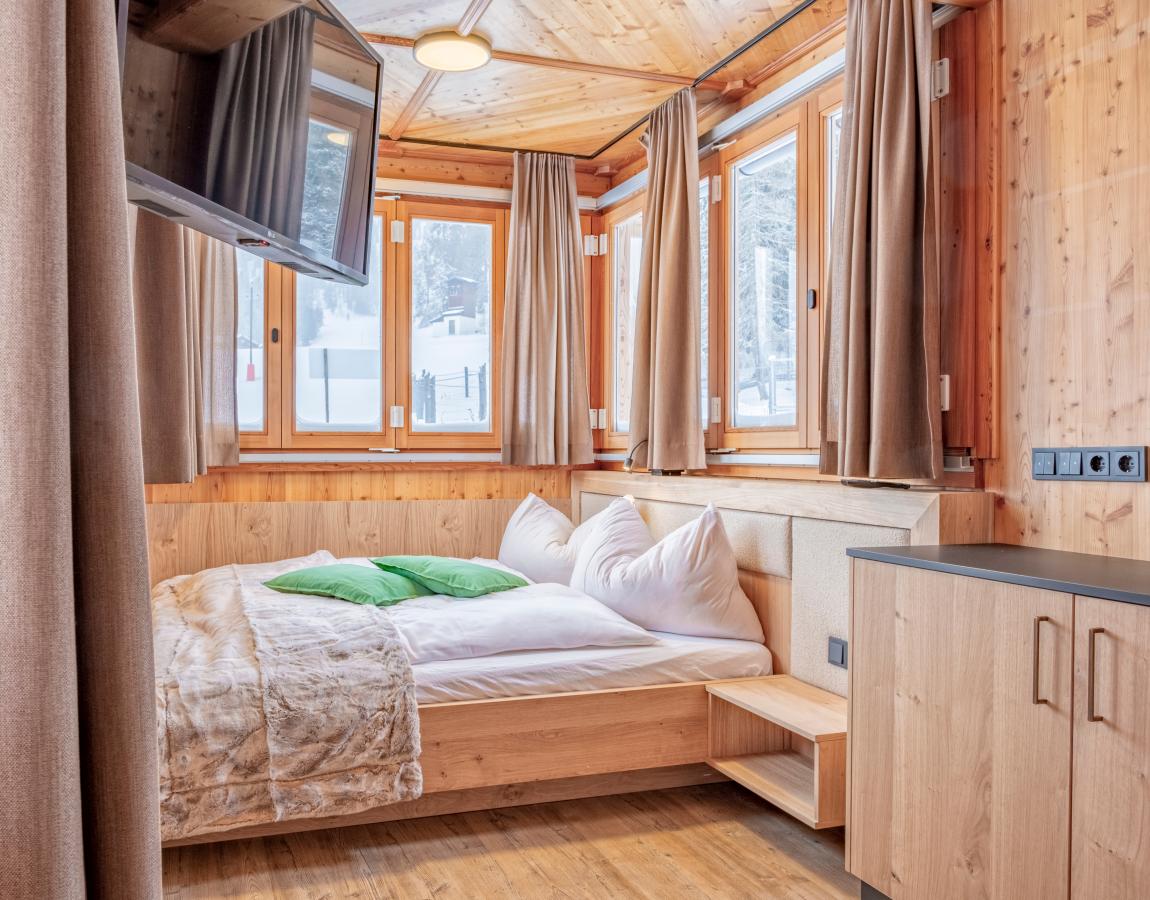 Exquisite apartment with a sauna on the slope image 4