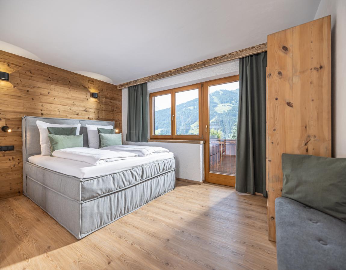 Alpbach chalet with a panoramic view and a sauna image 4