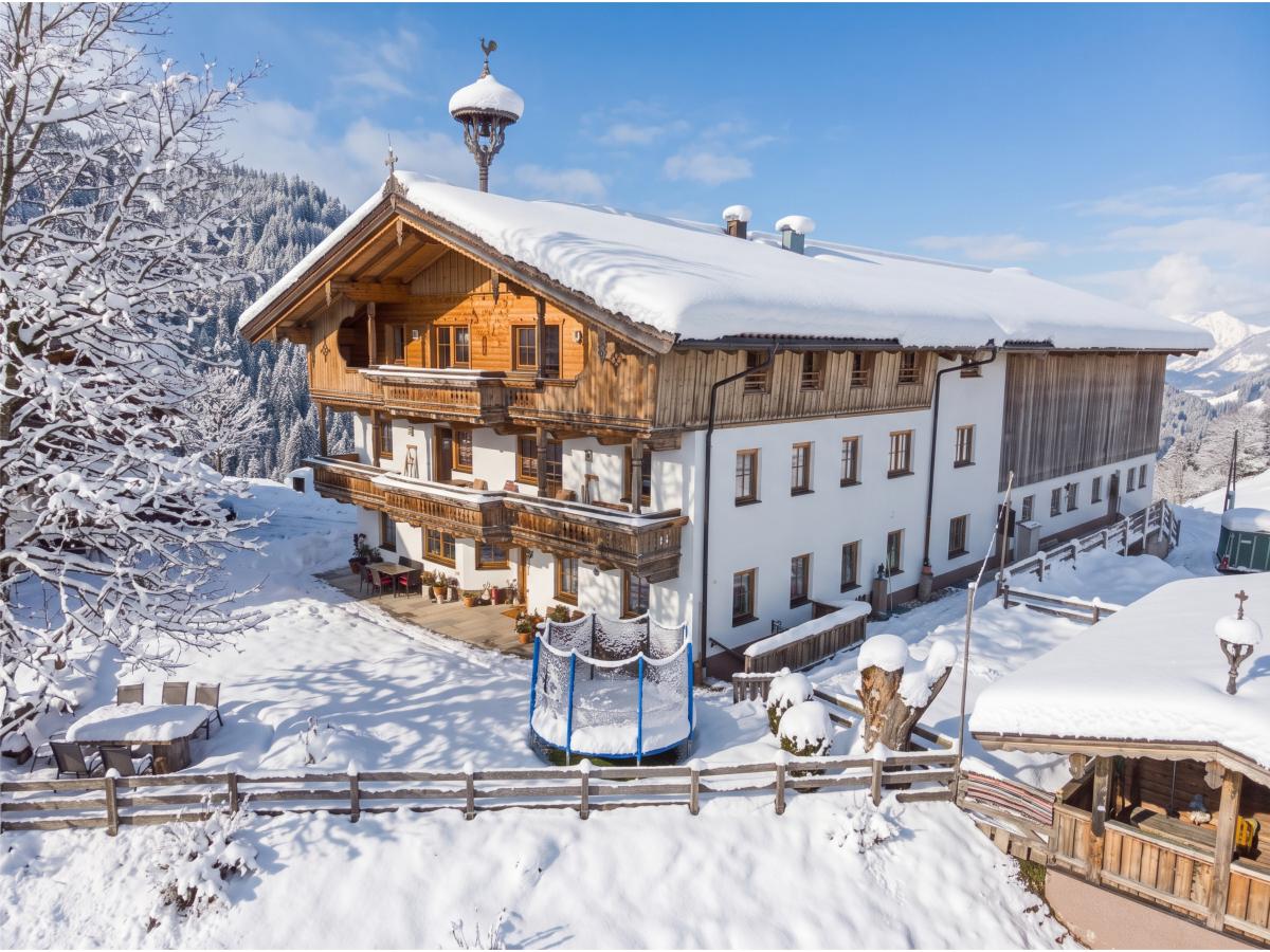 Op 900m van het centrum: modern appartement in Söll voor 6 personen in Söll