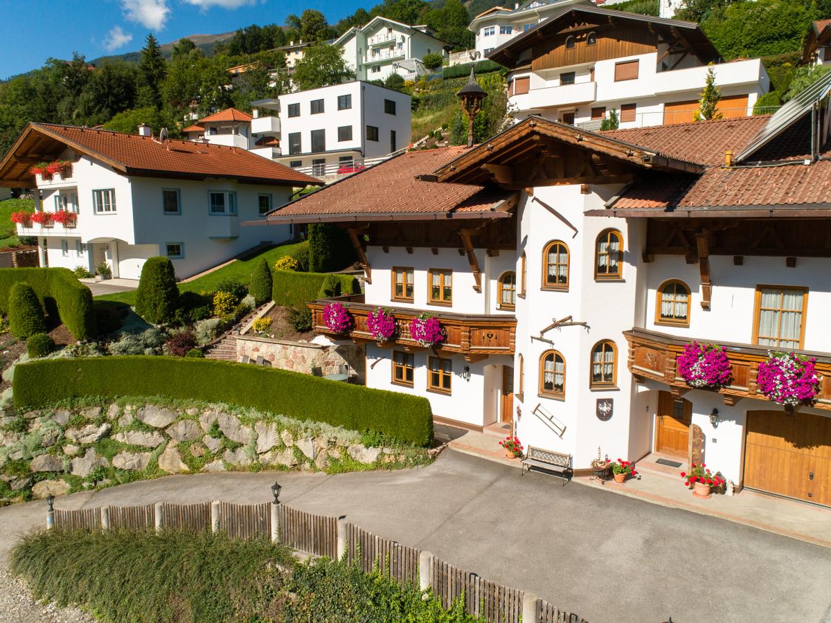 Villa photo 1