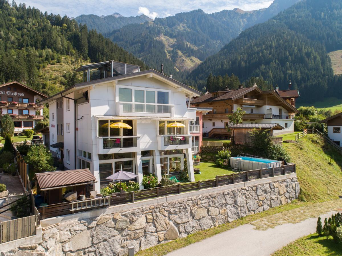 Villa photo 1