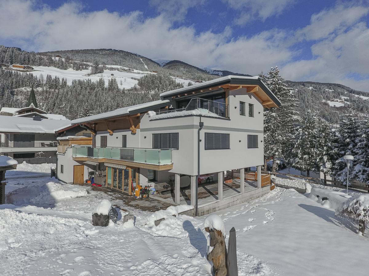Villa photo 1