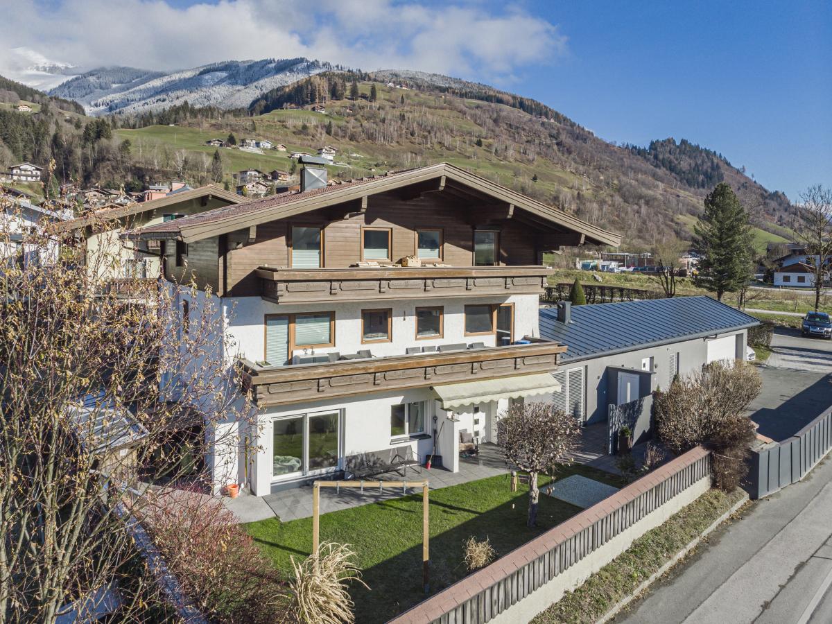 Villa photo 1