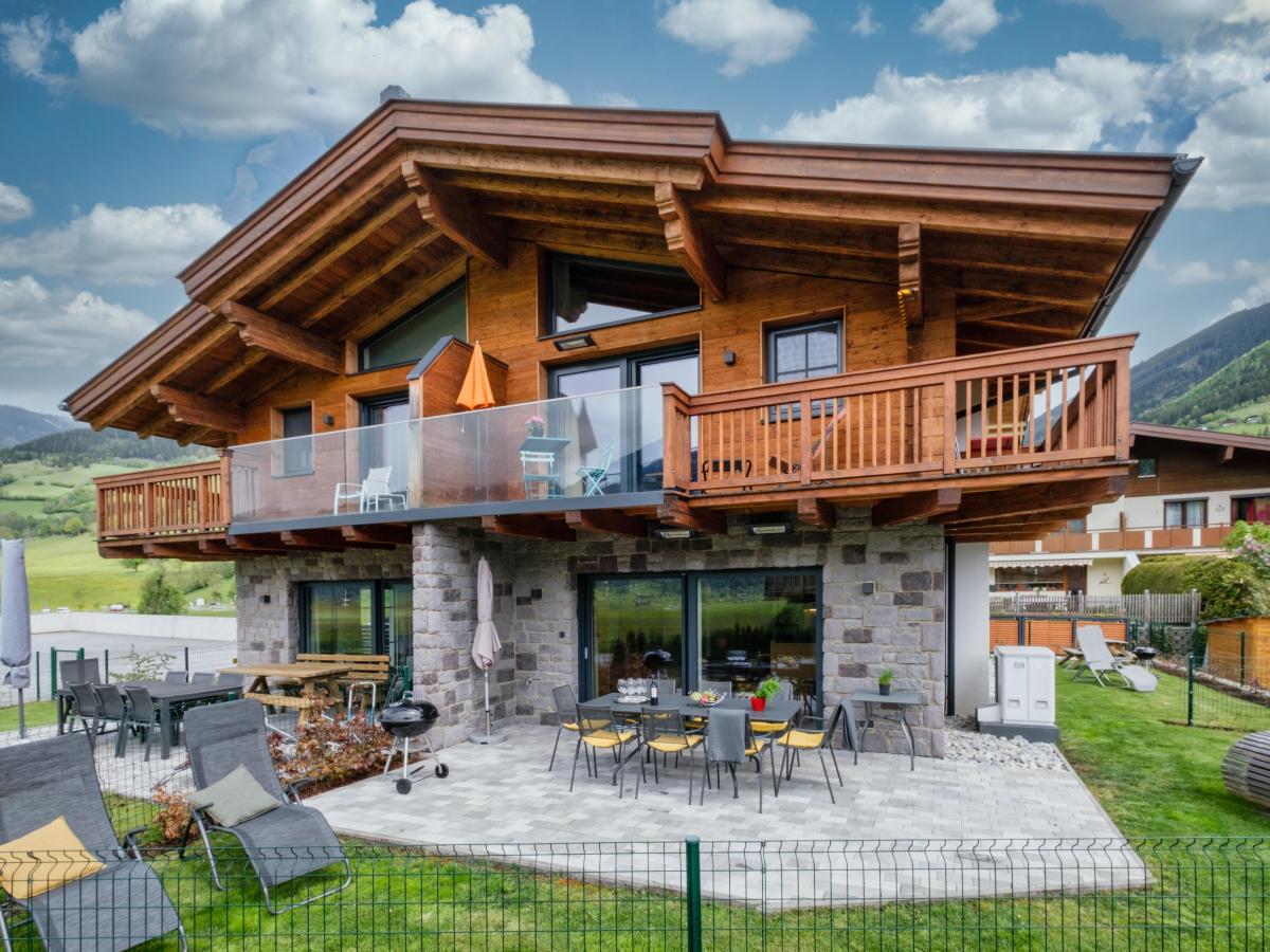 Villa photo 1