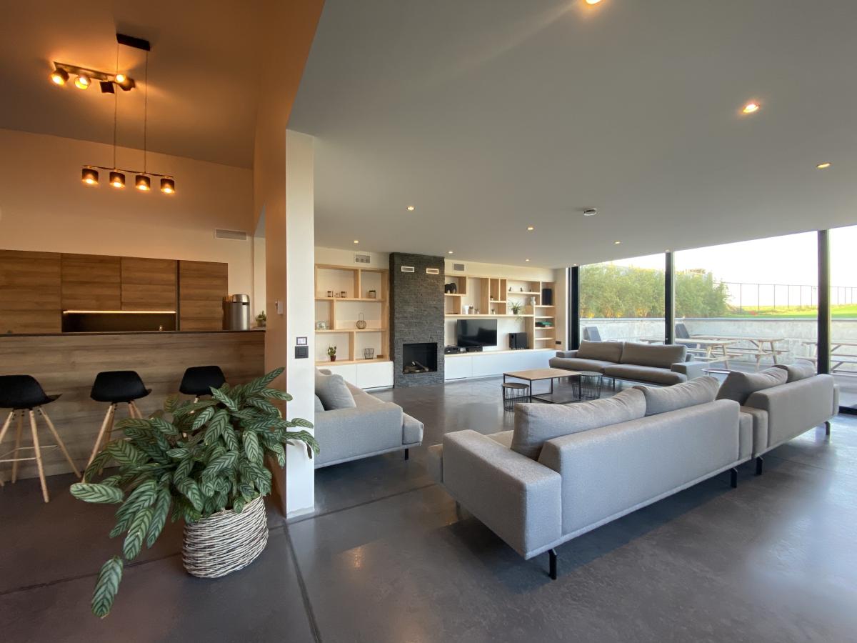 Villa photo 1