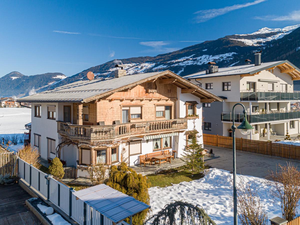 Villa photo 1