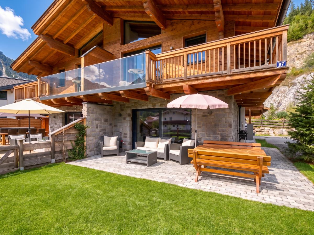 Villa photo 1