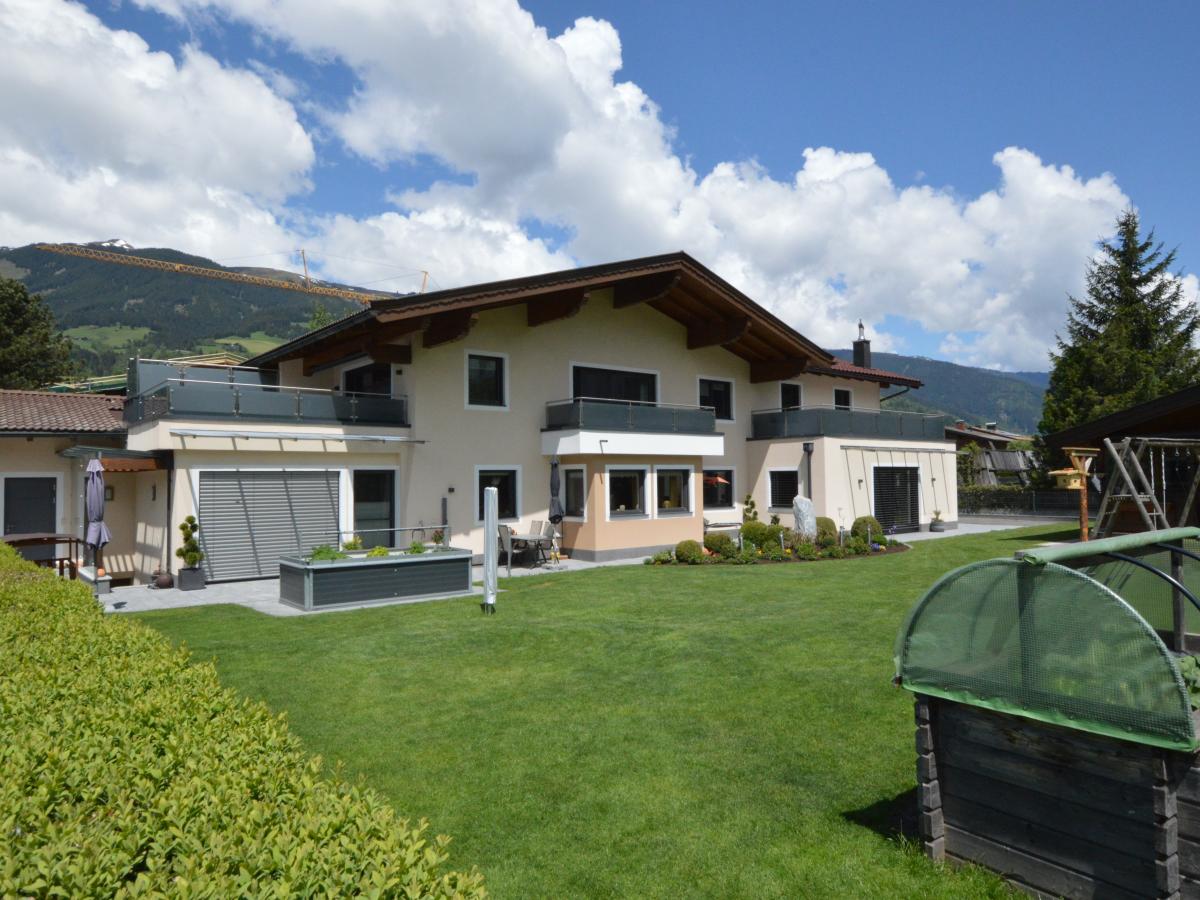 Villa photo 1