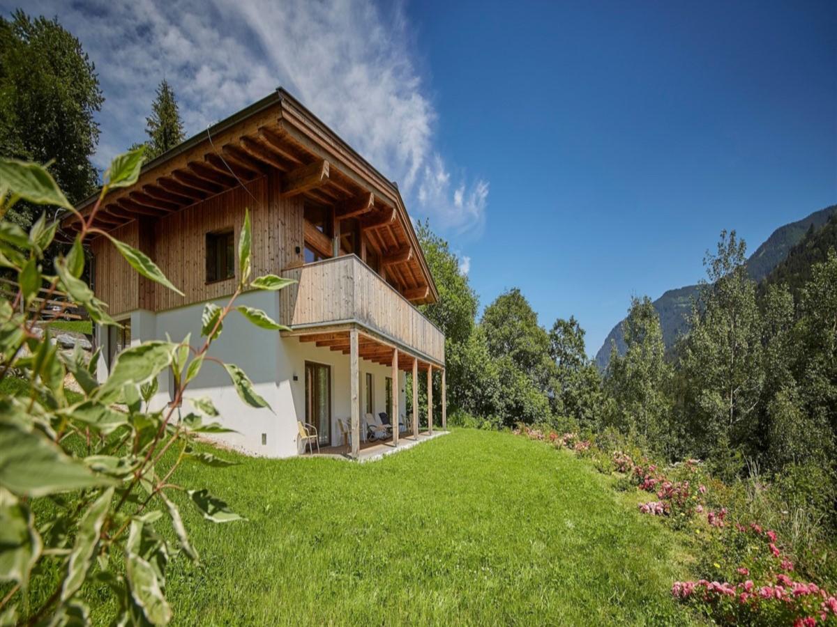 Villa photo 1