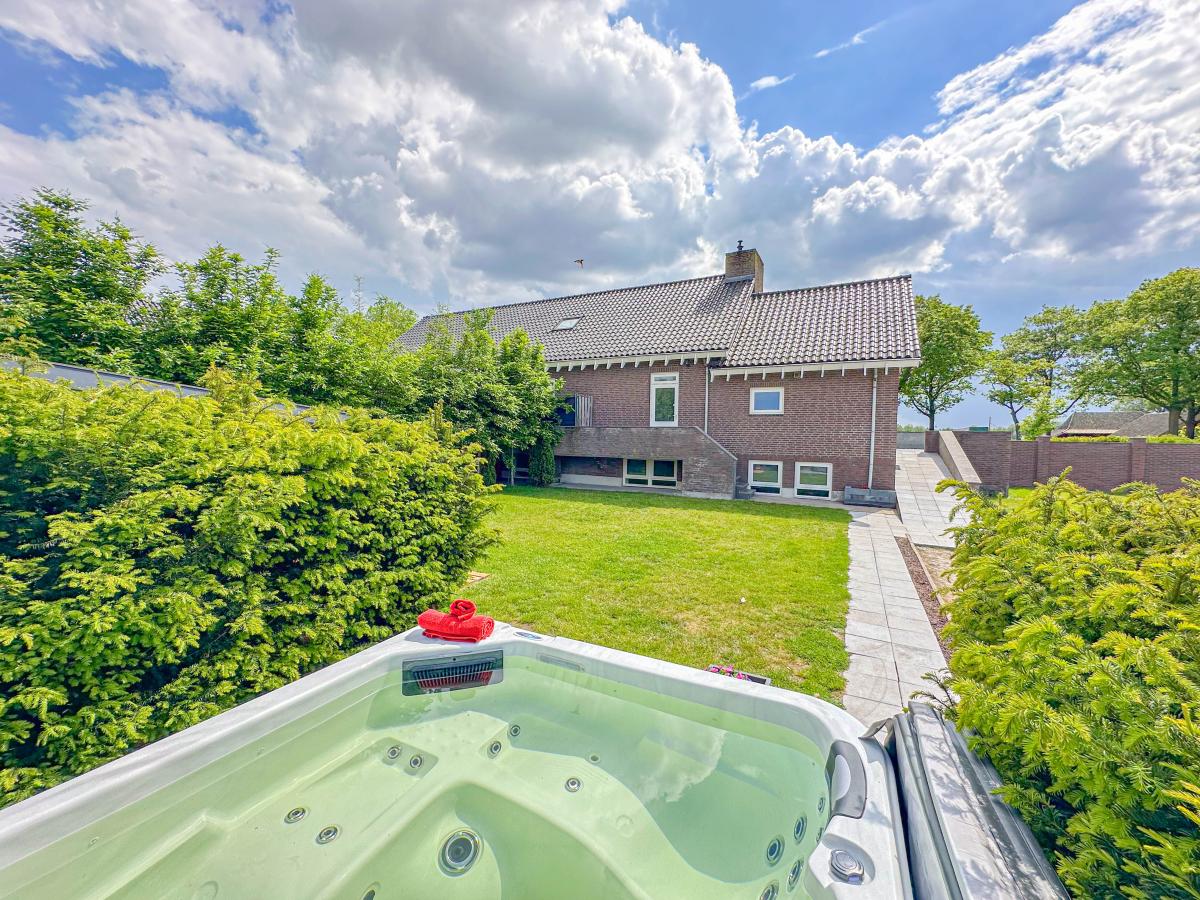Villa photo 1