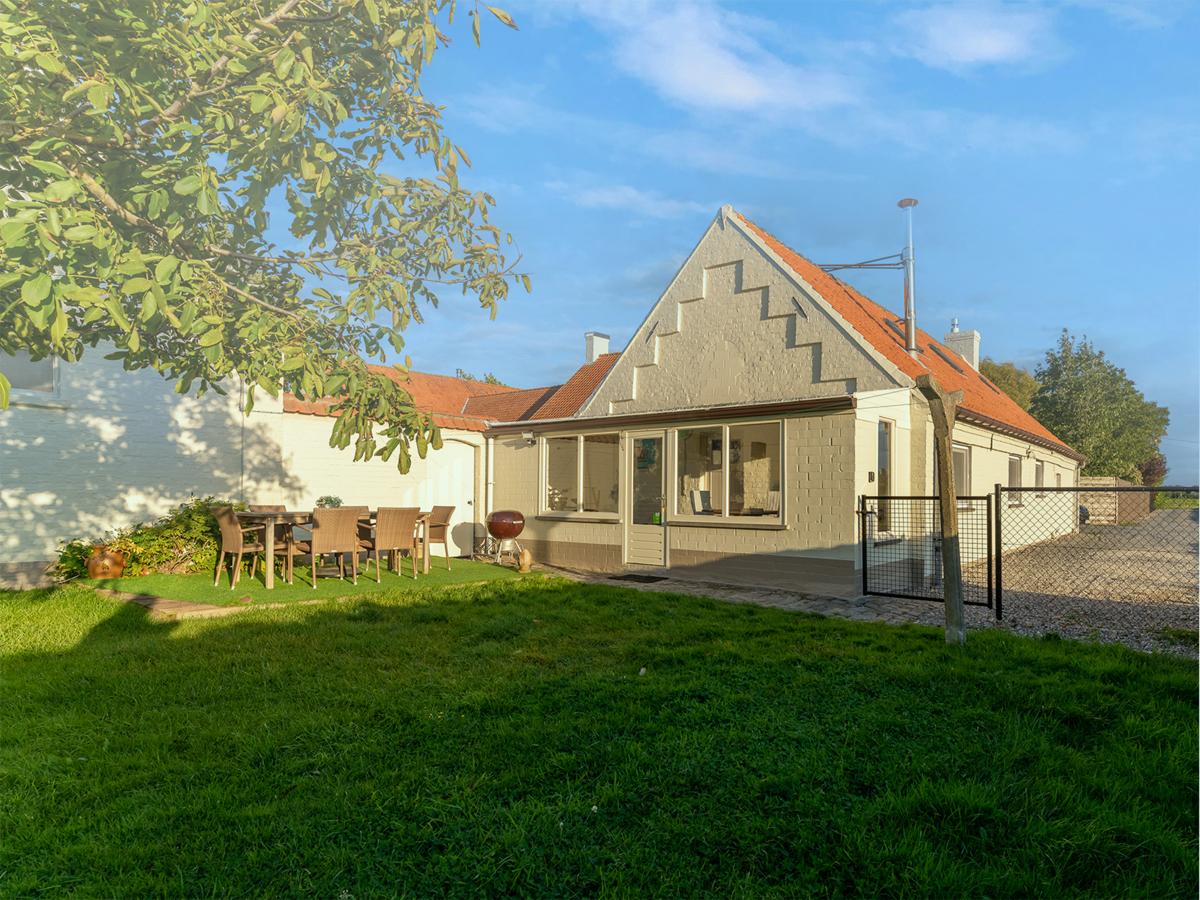 Villa photo 1