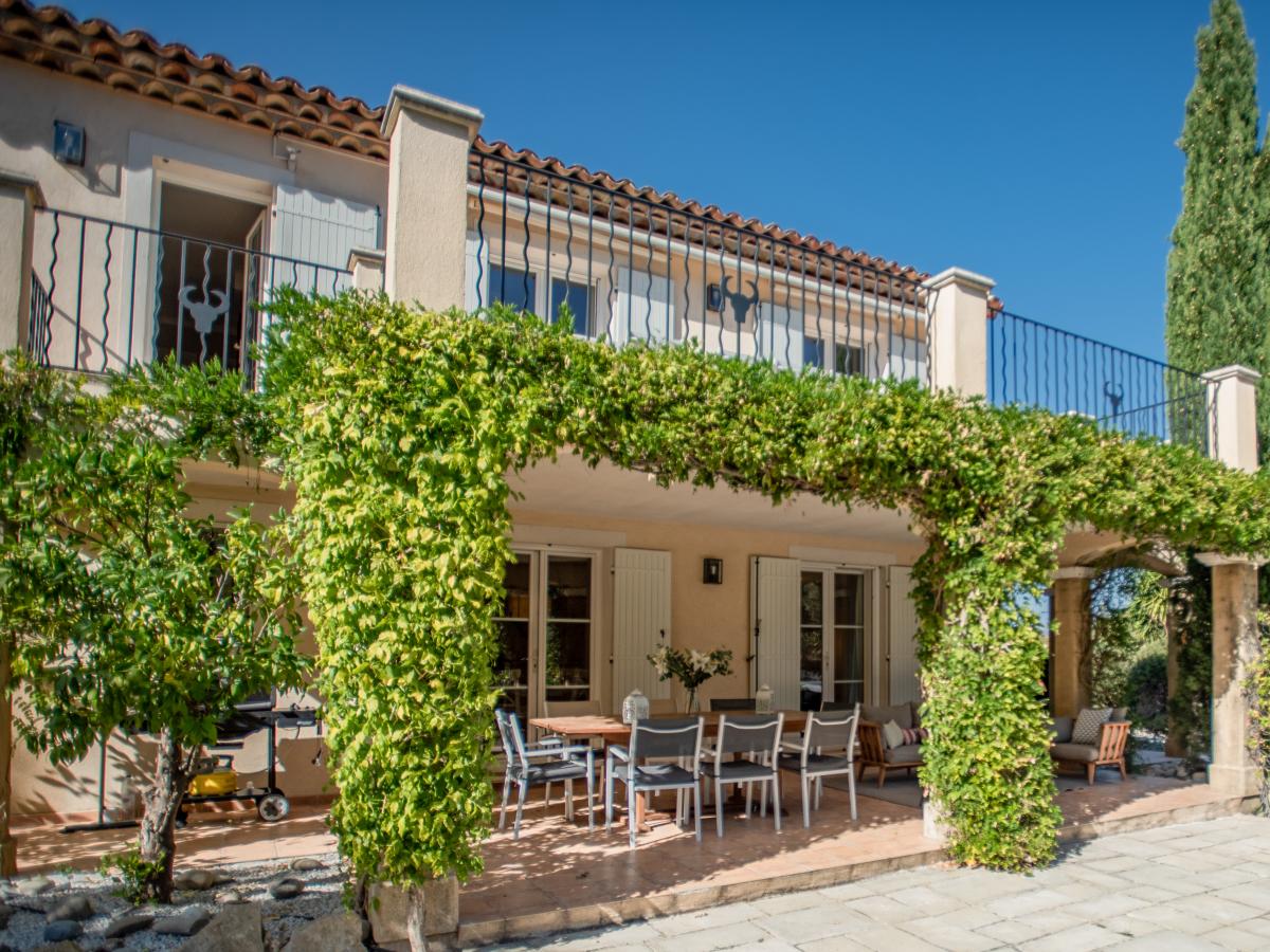 Exterior Summer
