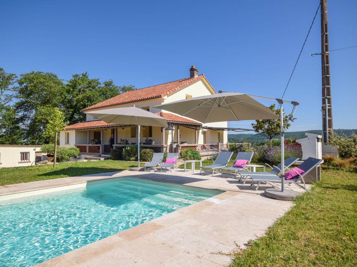 Villa photo 1