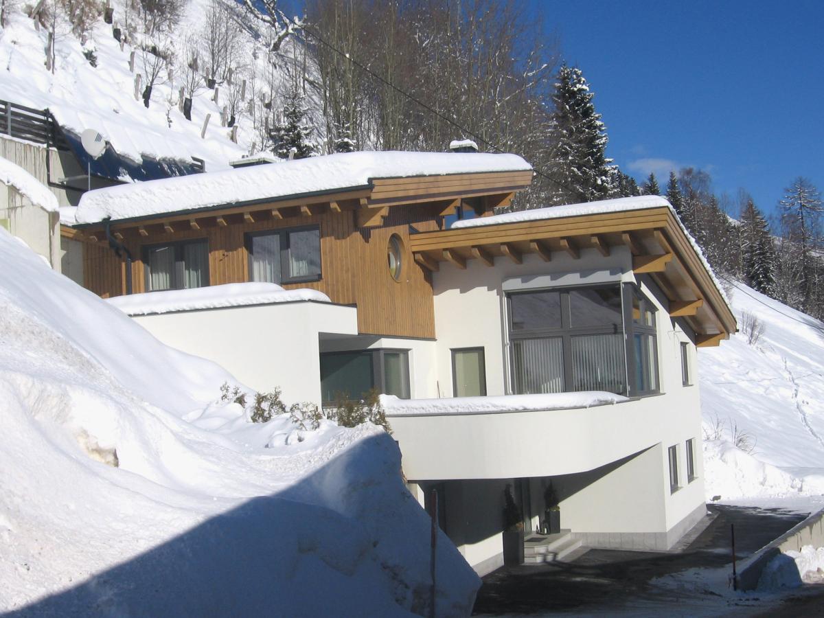 Villa photo 1