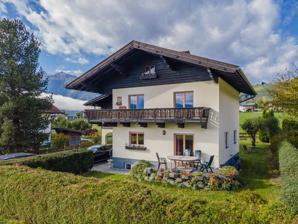 Villa photo 1