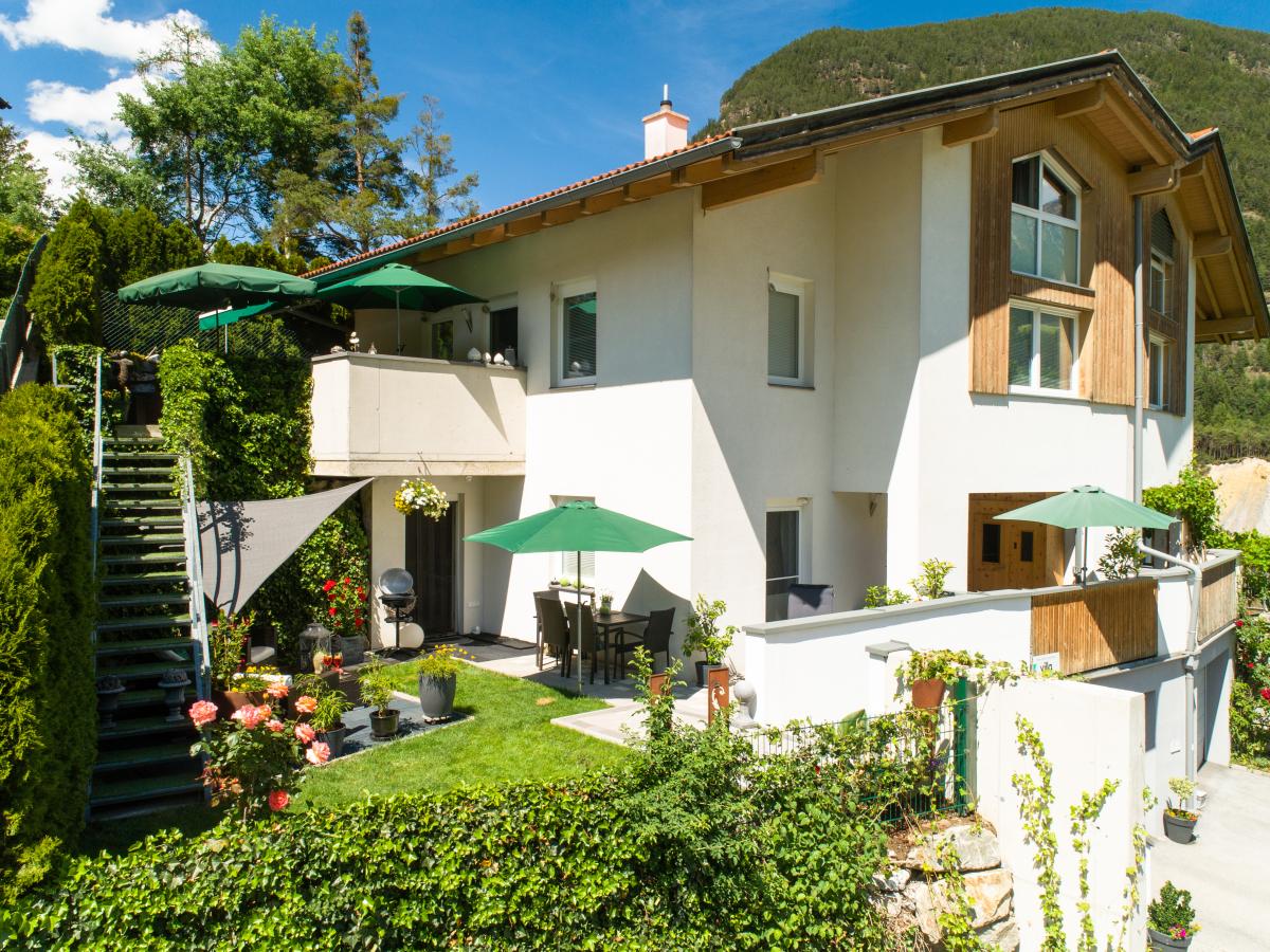 Villa photo 1