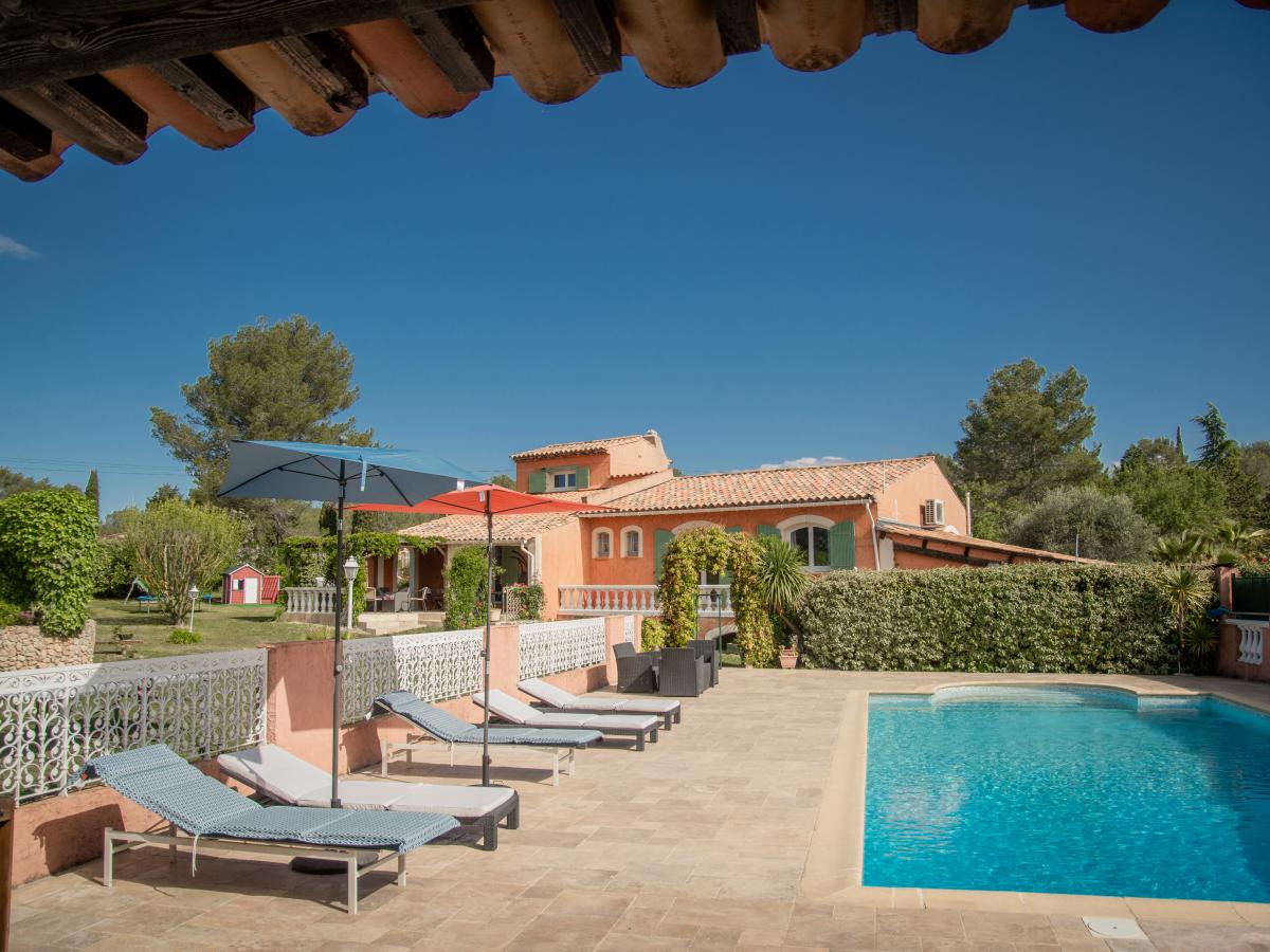 Villa photo 1