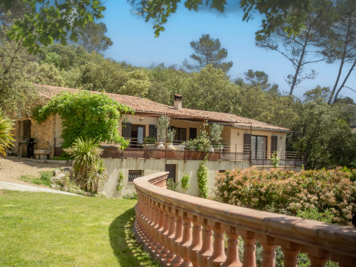 Villa photo 1
