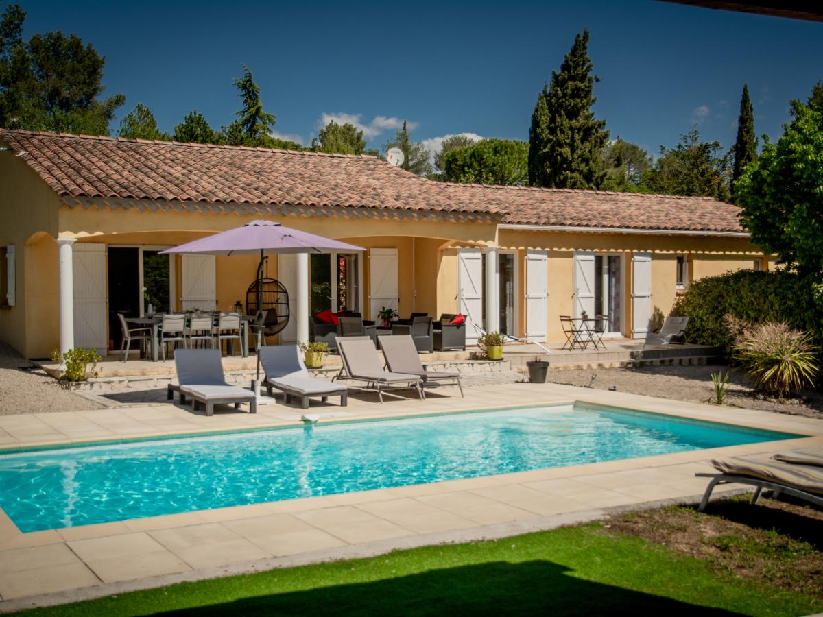 Villa photo 1