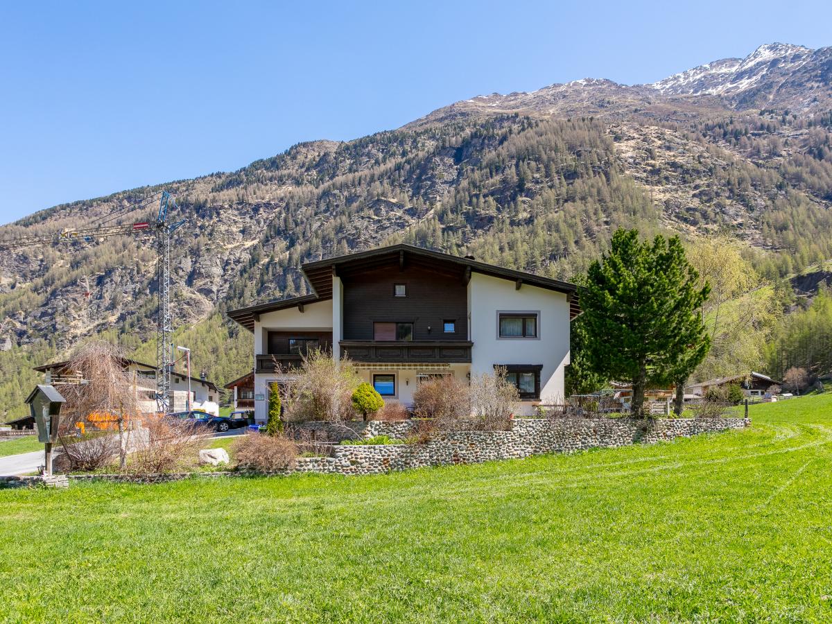 Villa photo 1