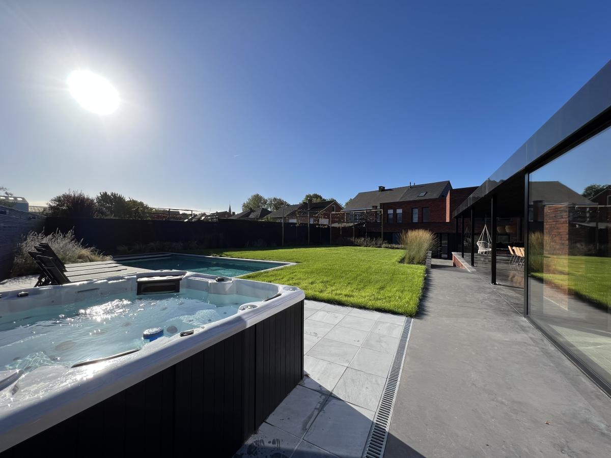 Villa photo 1