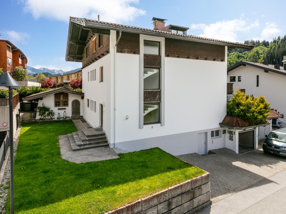 Villa photo 1