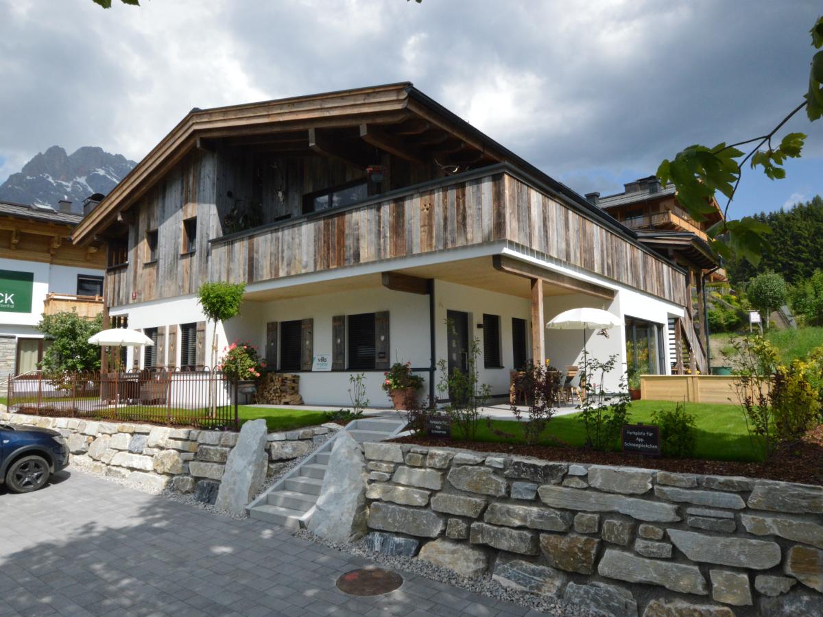 Villa photo 1