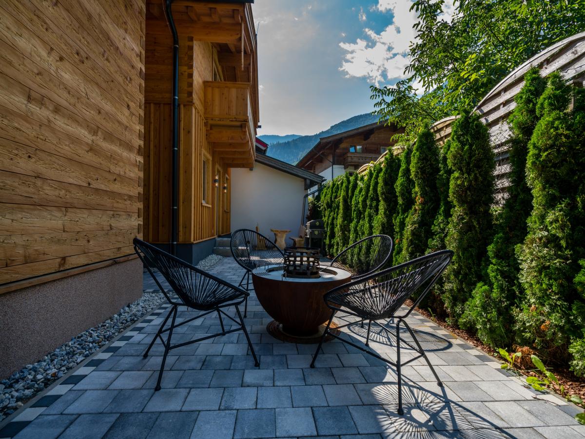 Exterior Summer