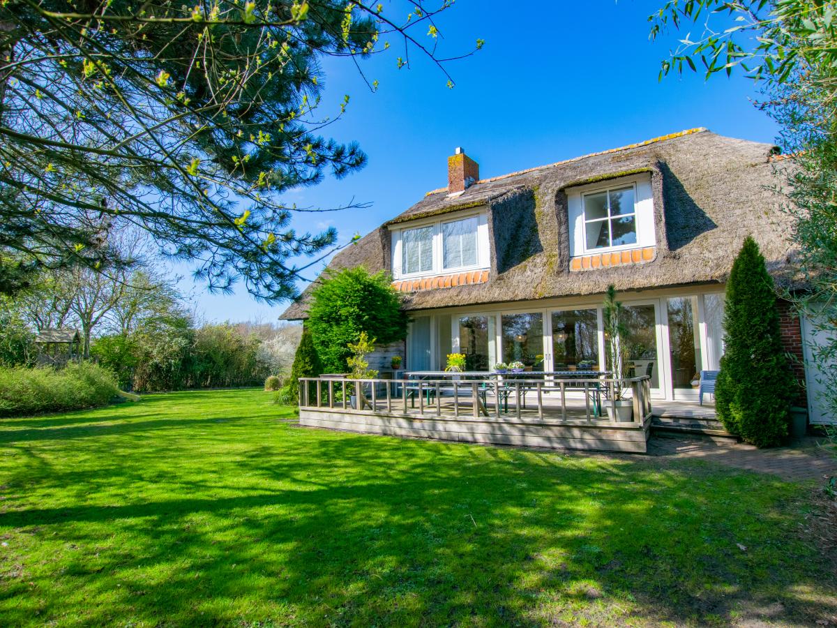 Villa photo 1