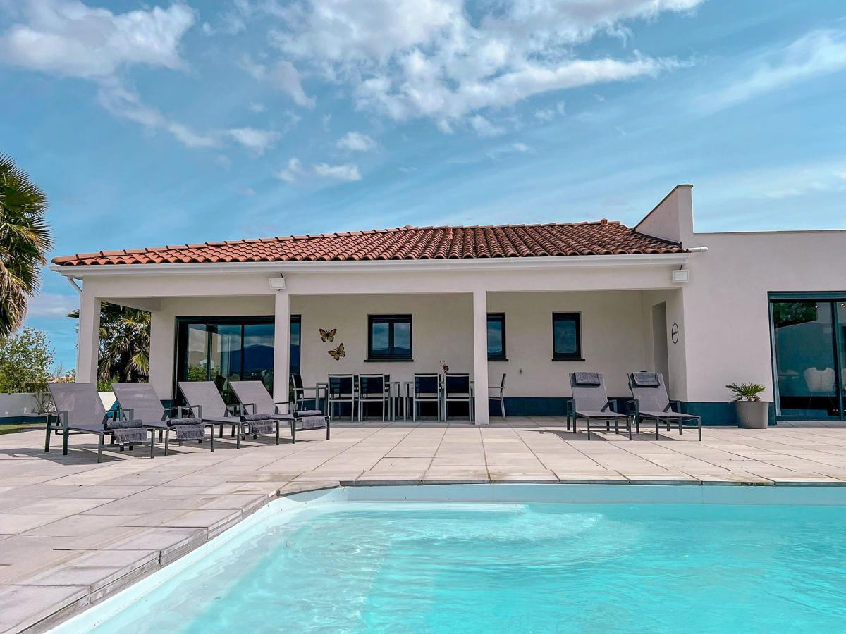 Villa photo 1