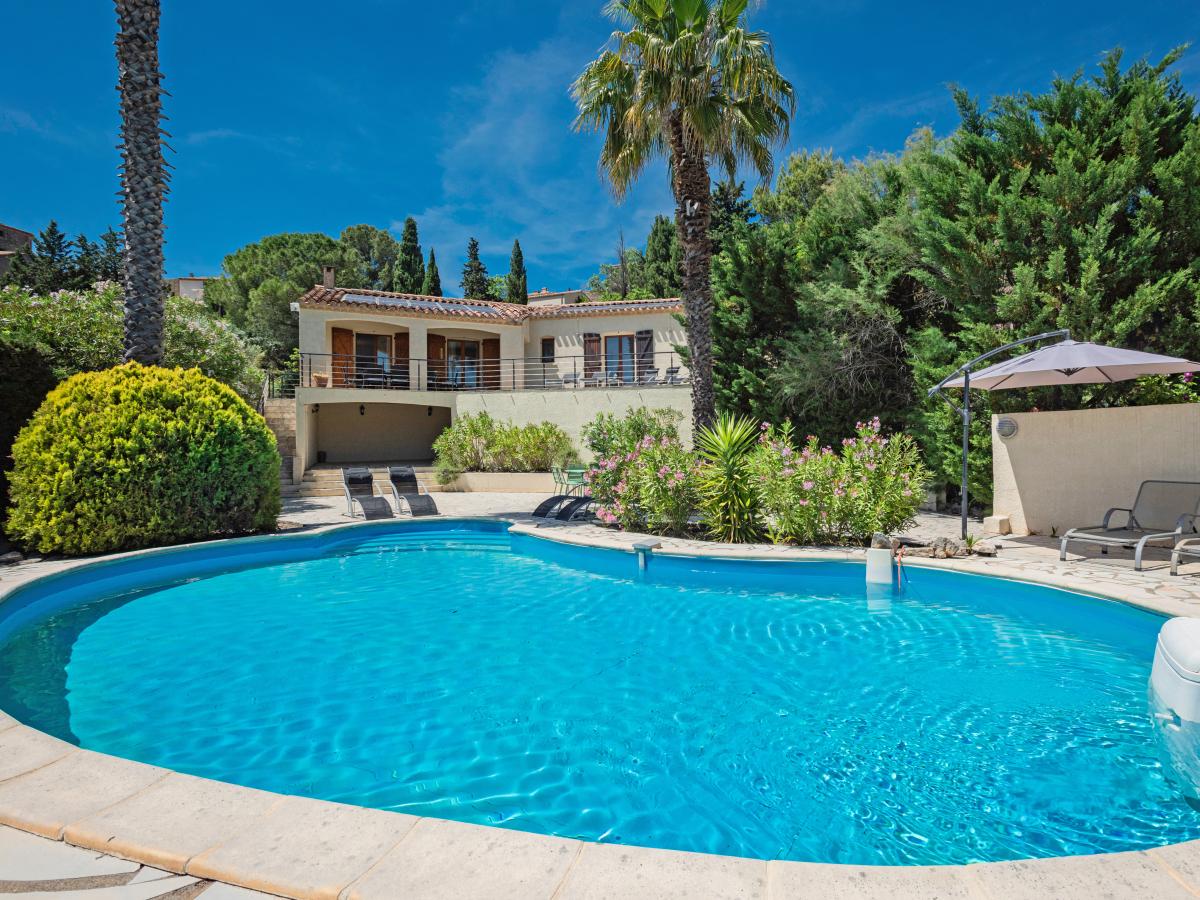 Villa photo 1