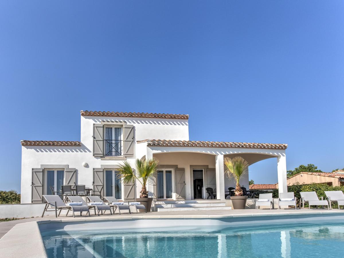 Villa photo 1