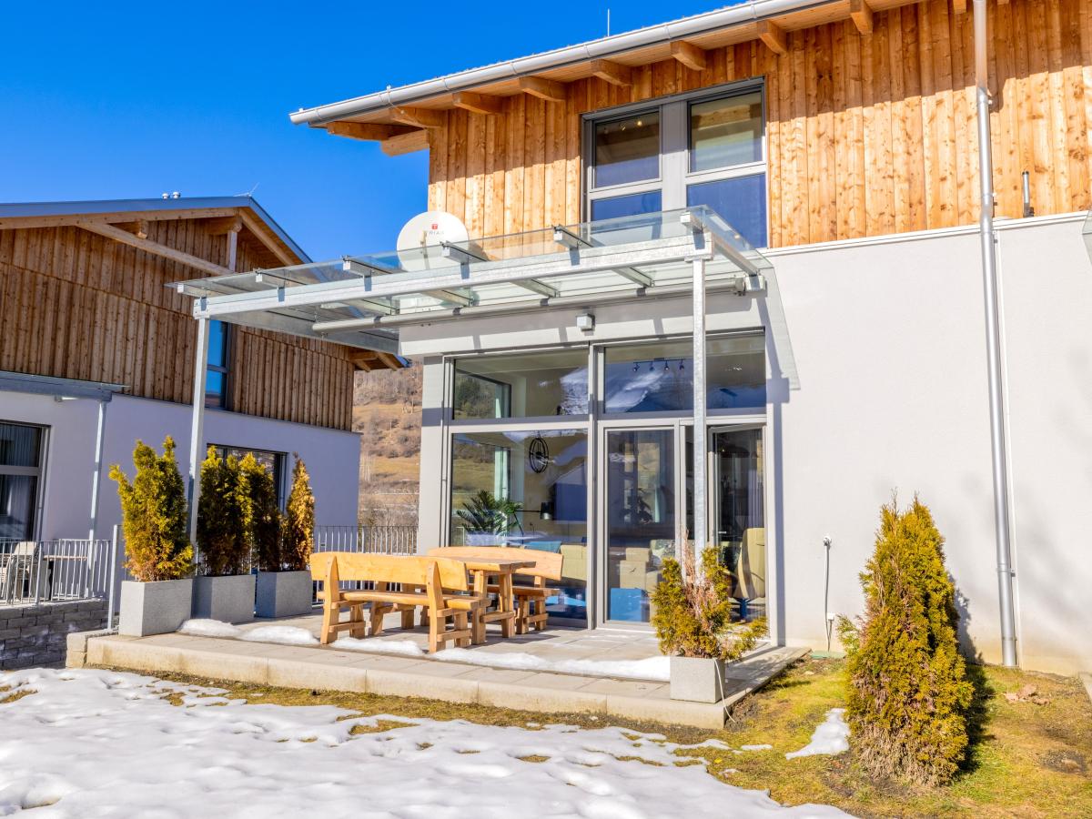 Villa photo 1
