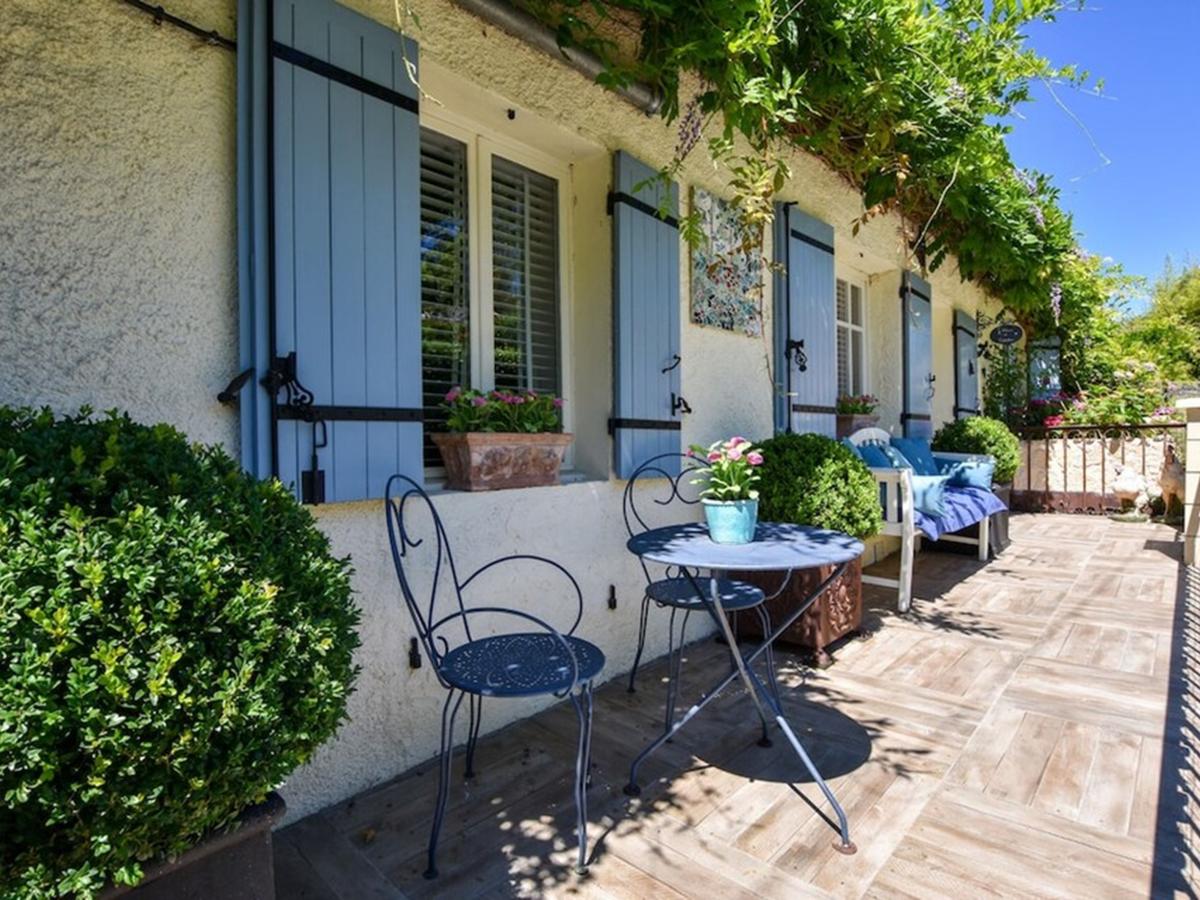 Villa photo 1