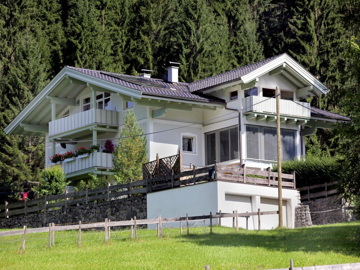 Villa photo 1