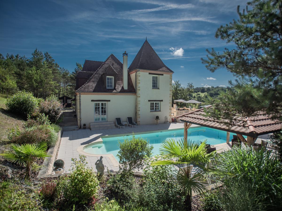 Villa photo 1