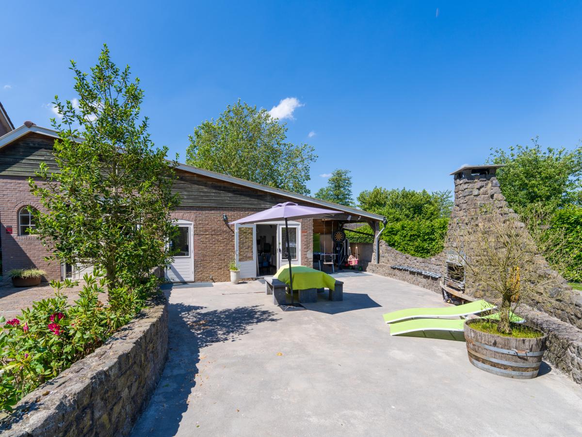 Villa photo 1