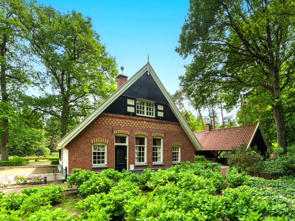 Villa photo 1