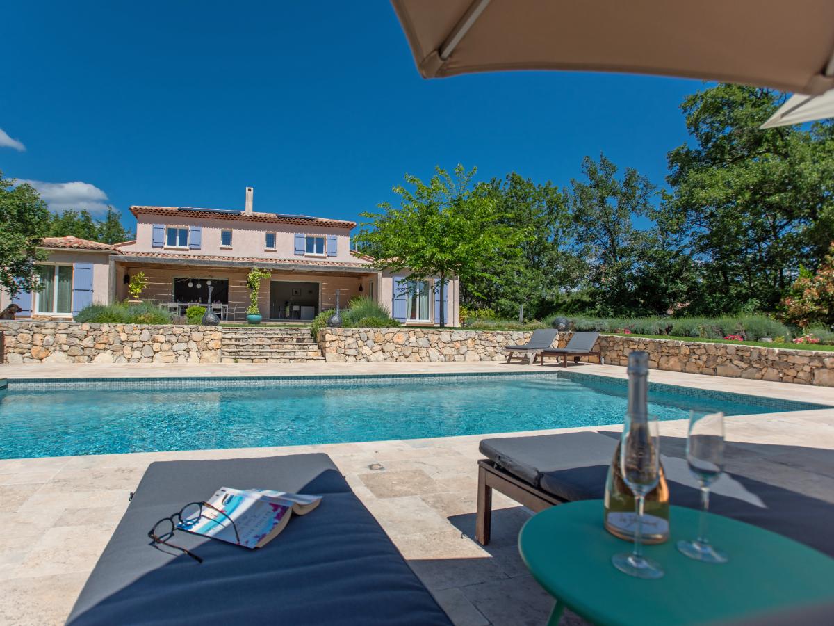 Villa photo 1