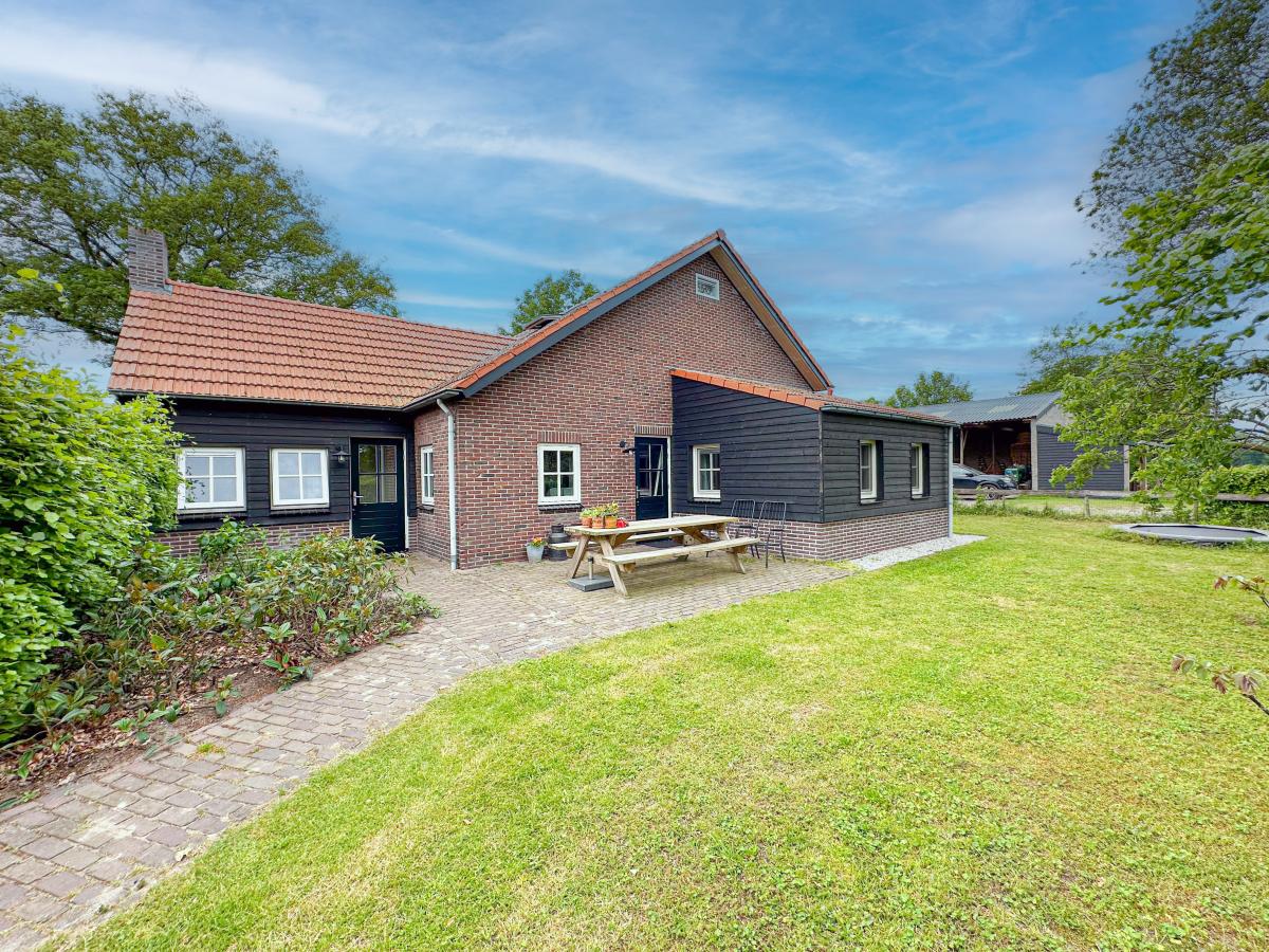 Villa photo 1