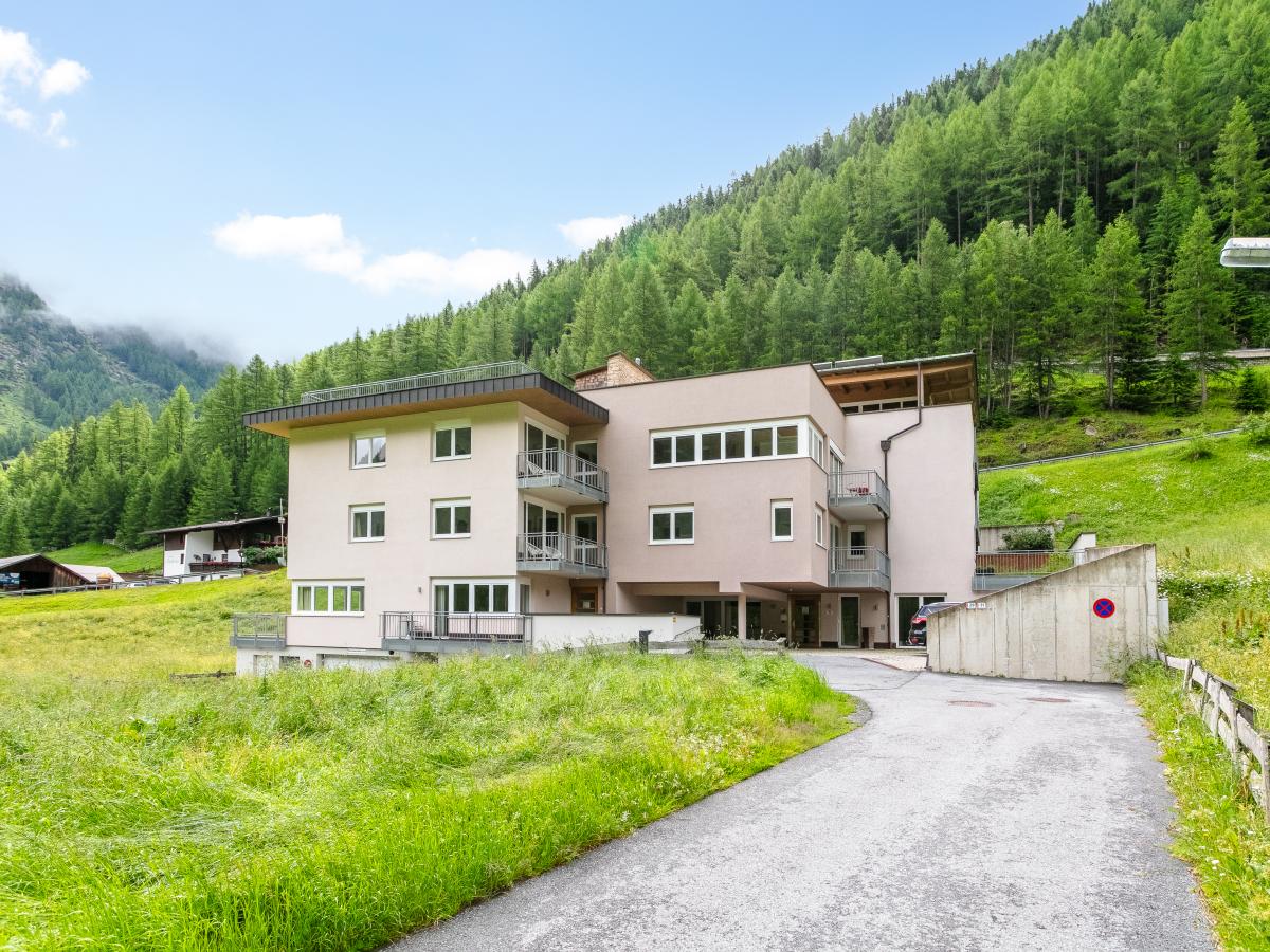 Exterior Summer