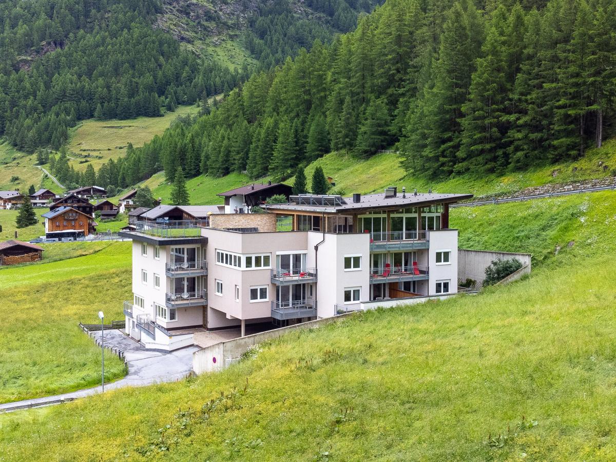 Exterior Summer