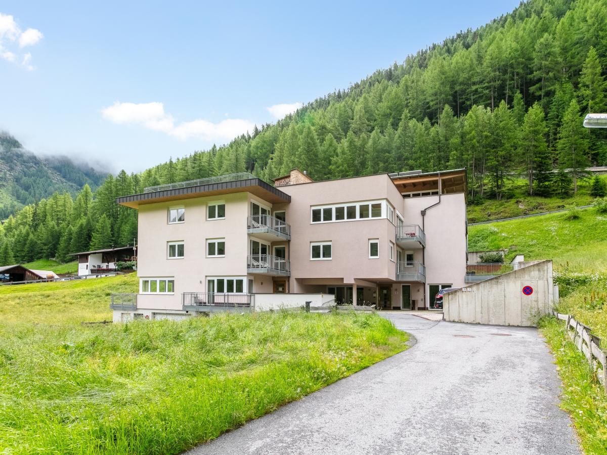 Exterior Summer