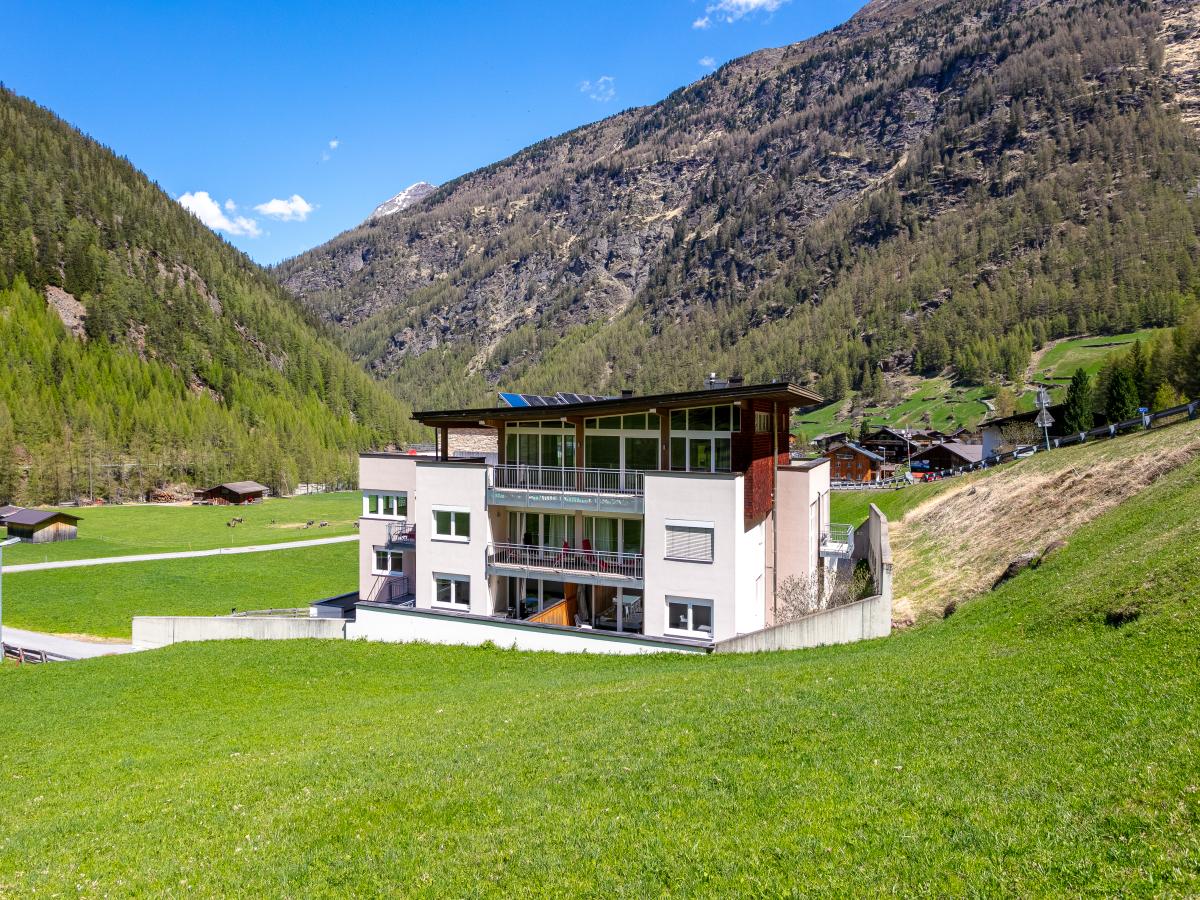 Exterior Summer