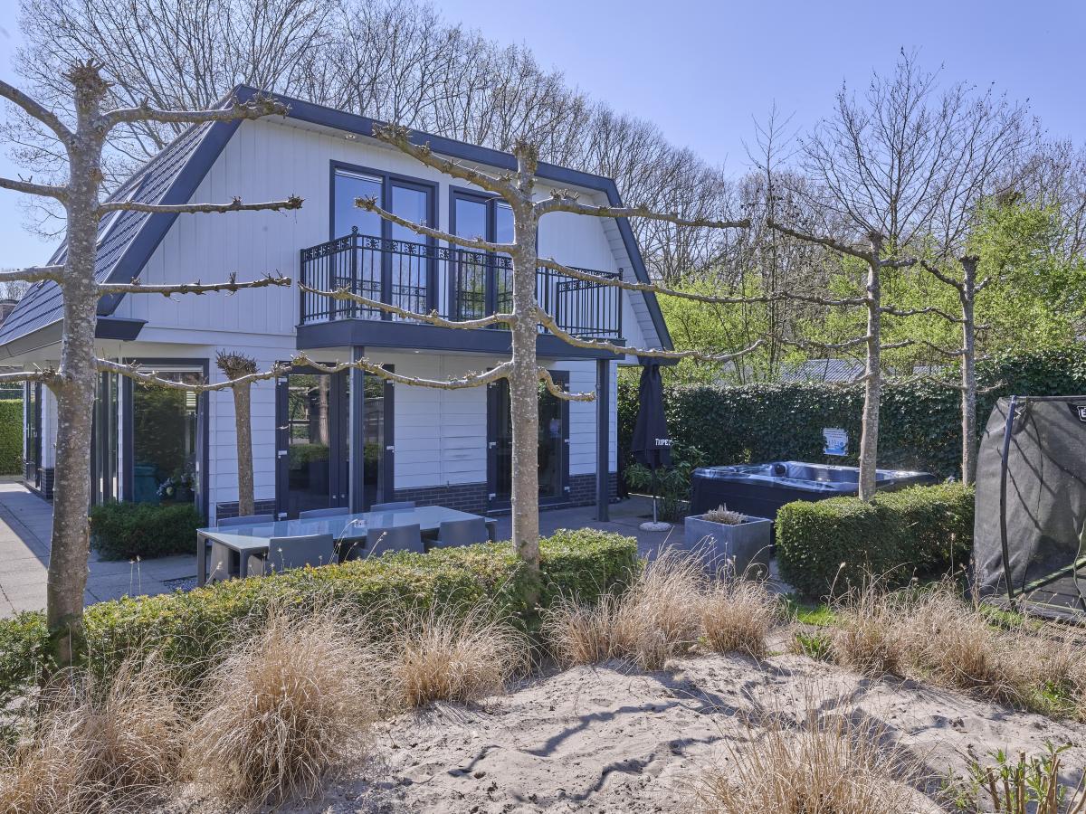 Villa photo 1