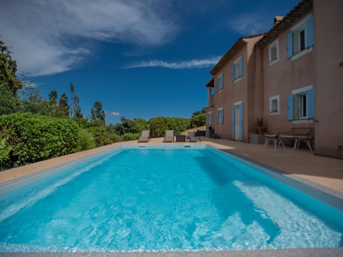 Villa photo 1