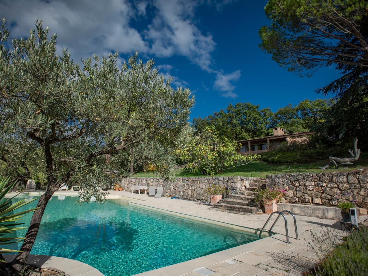 Villa photo 1