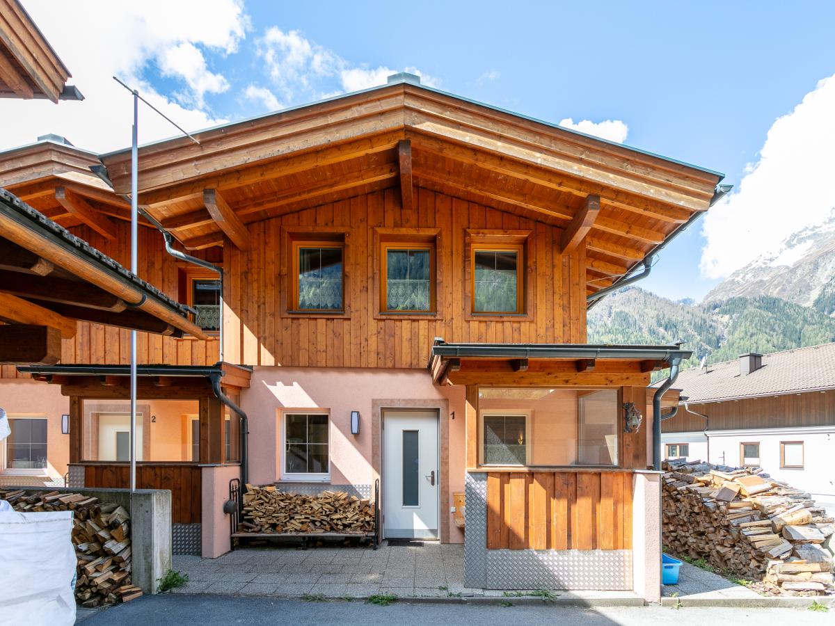 Villa photo 1